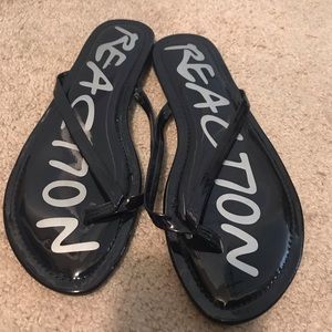 Kenneth Cole flip flops